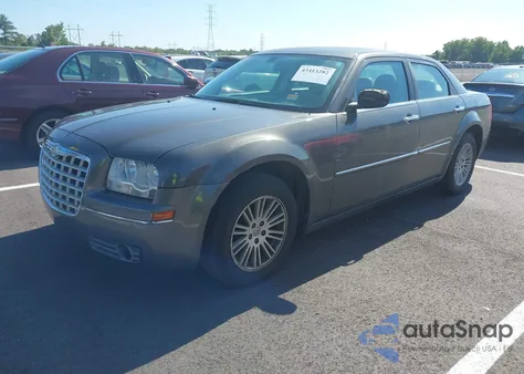 2010 Chrysler 300 Touring/Signature Series/Executive Series from USA, damaged, VIN 2C3CA5CV7AH225323